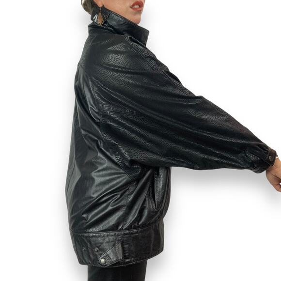 ❌SOLD❌ 1980's black leather batwing jacket by COMINT ARGENTINA - Picture 5 of 14